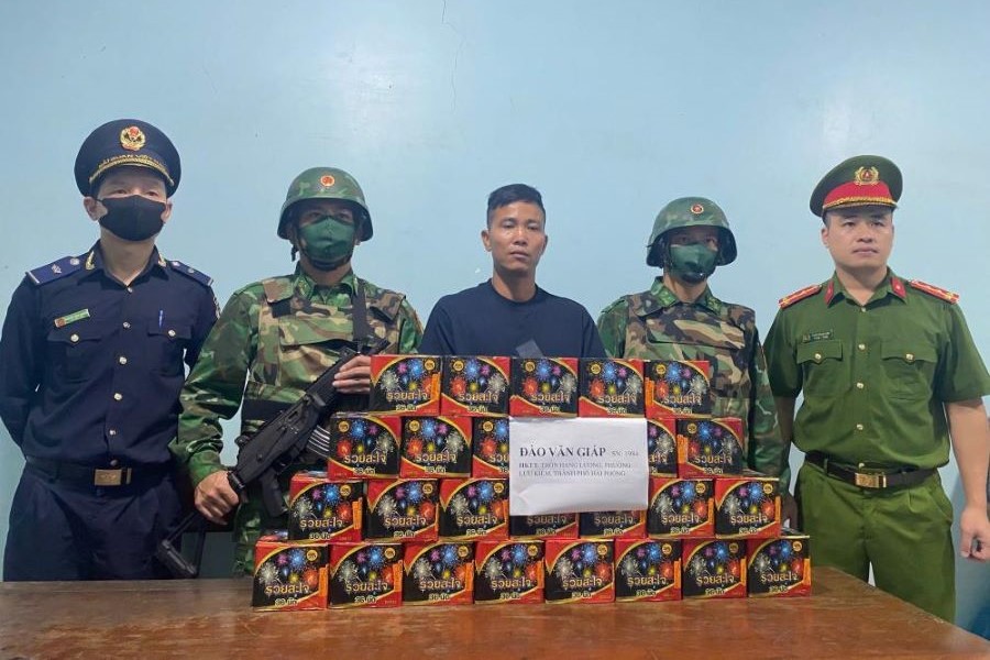 Hà Tĩnh: Khởi tố đối tượng vận pháo qua Cửa khẩu quốc tế Cầu Treo