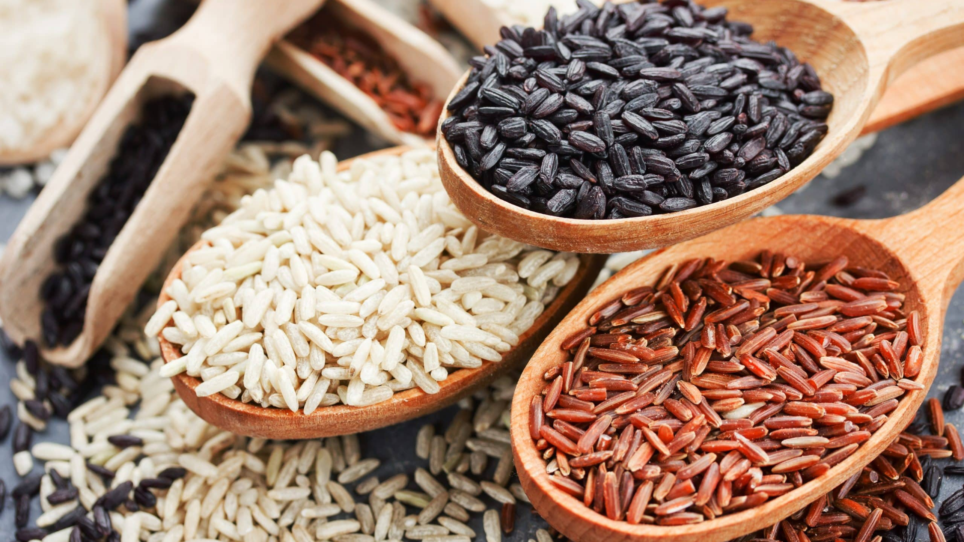 Gạo lứt và gạo trắng: Cùng là cơm, khác nhau thế nào về sức khỏe?