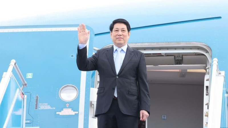 Chủ tịch nước Lương Cường lên đường dự Tuần lễ Cấp cao APEC lần thứ 32 tại Hàn Quốc.