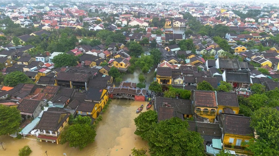 Tổng Bí thư Tô Lâm thăm hỏi, động viên đồng bào, cán bộ, chiến sĩ đang ứng phó, khắc phục hậu quả thiên tai