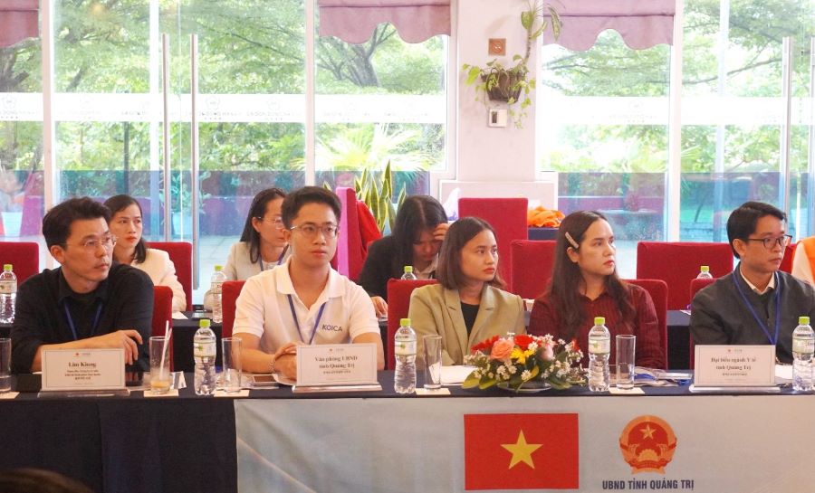 Các đại biểu tham dự tại hội thảo.