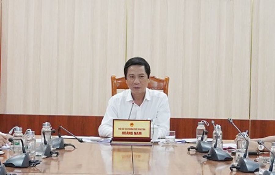 Phó Chủ tịch Thường trực UBND tỉnh, Trưởng ban Chỉ đạo Chống khai thác IUU tỉnh Quảng Trị Hoàng Nam phát biểu kết luận cuộc họp. Phó Chủ tịch Thường trực UBND tỉnh, Trưởng ban Chỉ đạo Chống khai thác IUU tỉnh Quảng Trị Hoàng Nam phát biểu kết luận cuộc họp.