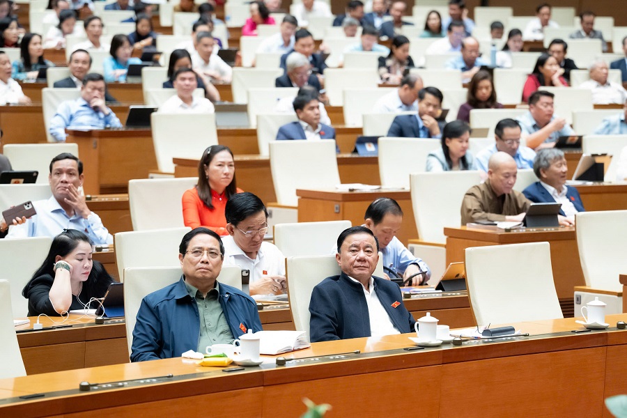 Thủ tướng Chính phủ Phạm Minh Chính, Bí thư Trung ương Đảng, Thường trực Ban Bí thư Trần Cẩm Tú và các đại biểu Quốc hội tham gia Phiên họp