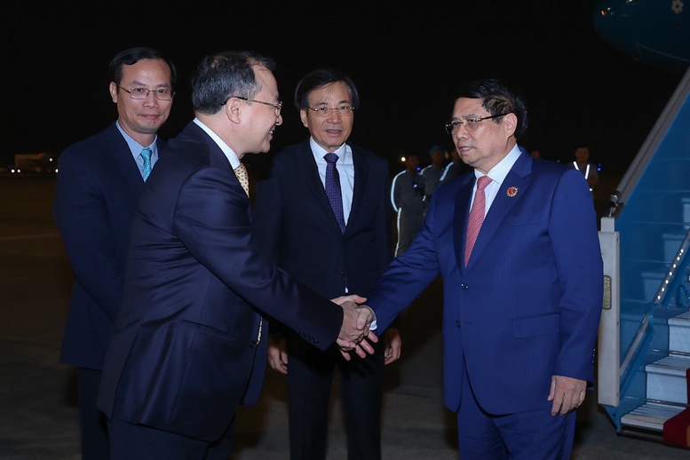 Thủ tướng Phạm Minh Chính về tới Hà Nội, kết thúc tốt đẹp chuyến công tác dự Hội nghị cấp cao ASEAN 47