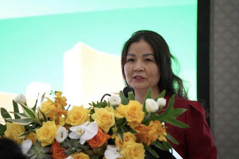 Bà Trần Thị Phương Lan – Chủ tịch Hiệp hội Các nhà bán lẻ Việt Nam phát biểu tại diễn đàn Bà Trần Thị Phương Lan – Chủ tịch Hiệp hội Các nhà bán lẻ Việt Nam phát biểu tại diễn đàn