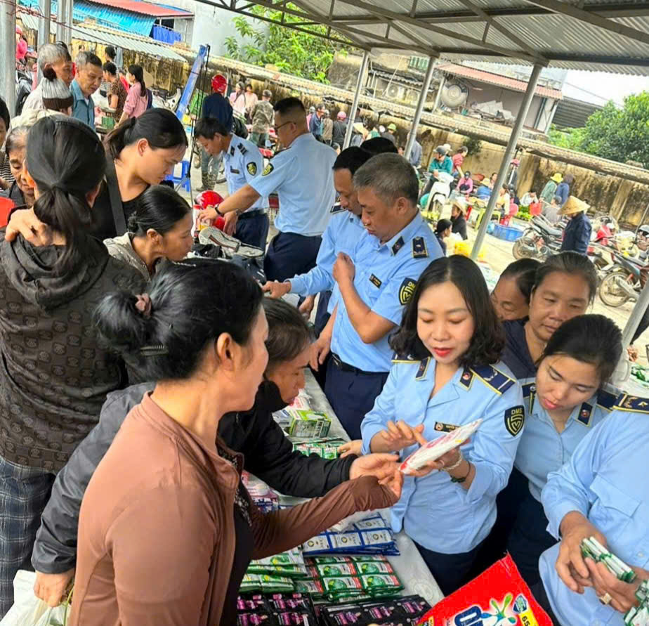 Tuyên truyền pháp luật về phòng, chống buôn lậu, gian lận thương mại và hàng giả