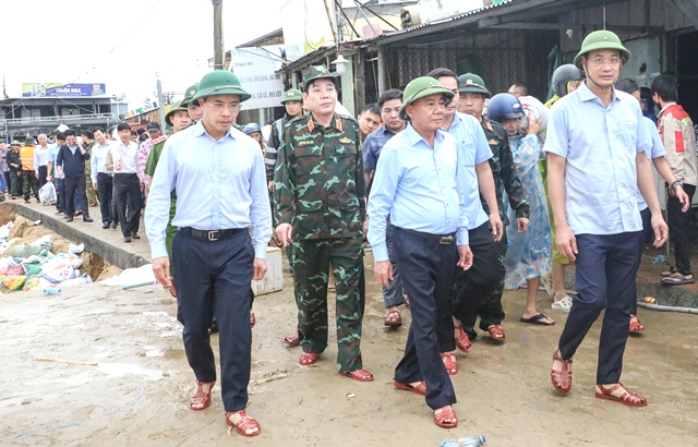 Thường trực Ban Bí thư Trần Cẩm Tú: Tính mạng Nhân dân là ưu tiên hàng đầu