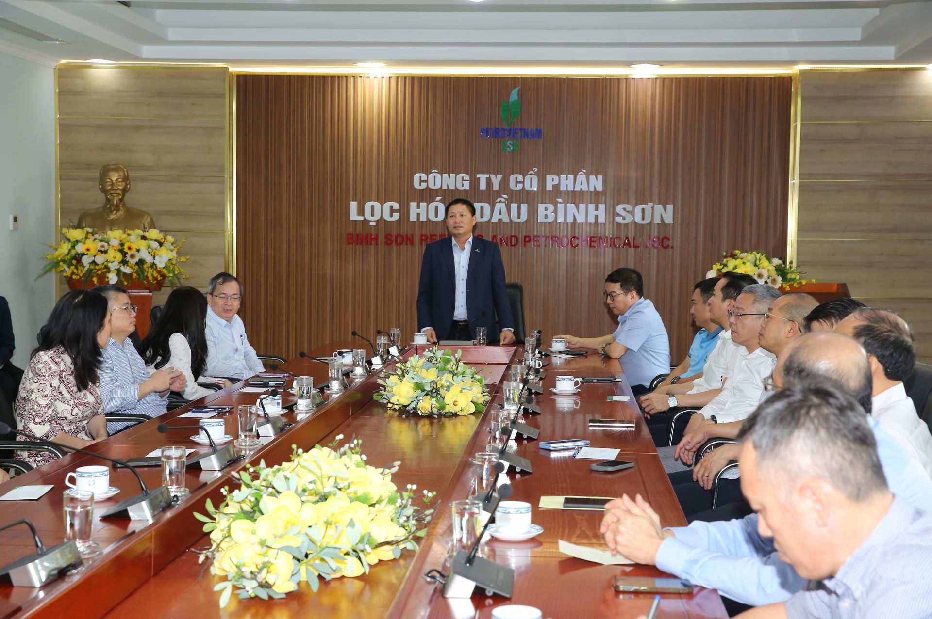 Chủ tịch HĐQT Bùi Ngọc Dương kêu gọi NLĐ BSR ủng hộ đồng bào Quảng Ngãi Chủ tịch HĐQT Bùi Ngọc Dương kêu gọi NLĐ BSR ủng hộ đồng bào Quảng Ngãi