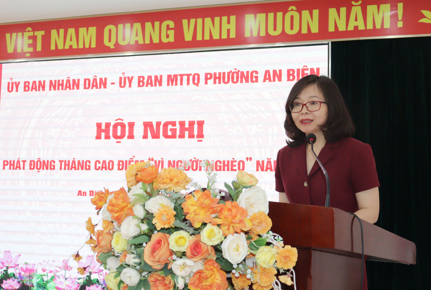 Đồng chí Nguyễn Thị Tịnh, Chủ tịch UBND phường phát biểu tại Hội nghị. Đồng chí Nguyễn Thị Tịnh, Chủ tịch UBND phường phát biểu tại Hội nghị.