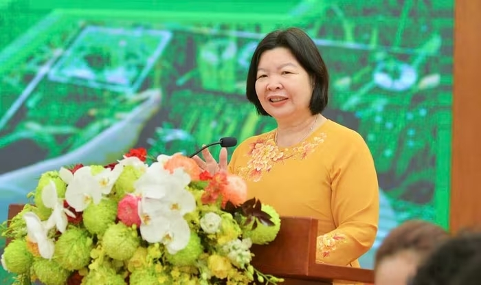 Bà Cao Xuân Thu Vân - Chủ tịch Liên minh Hợp tác xã Việt Nam Bà Cao Xuân Thu Vân - Chủ tịch Liên minh Hợp tác xã Việt Nam