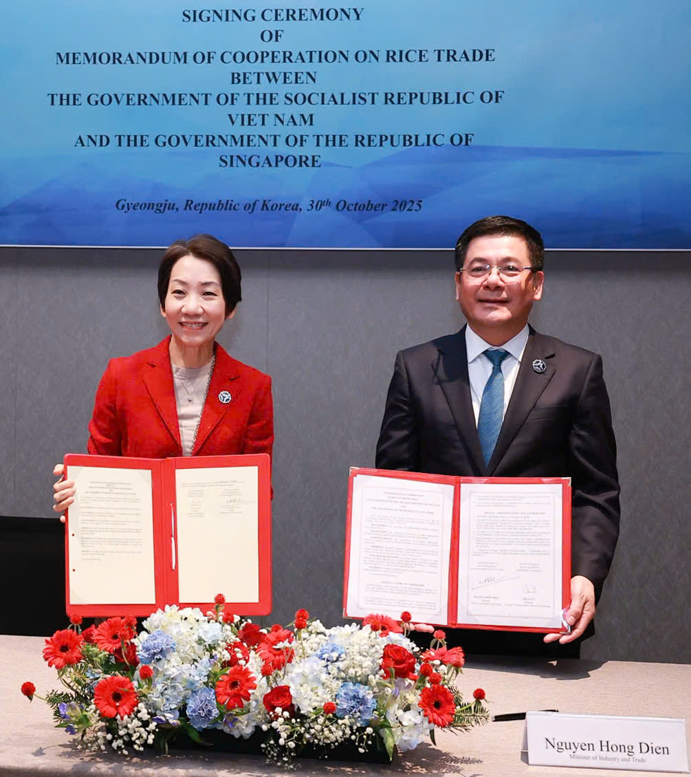 Singapore và Việt Nam ký bản ghi nhớ hợp tác thương mại gạo Singapore và Việt Nam ký bản ghi nhớ hợp tác thương mại gạo