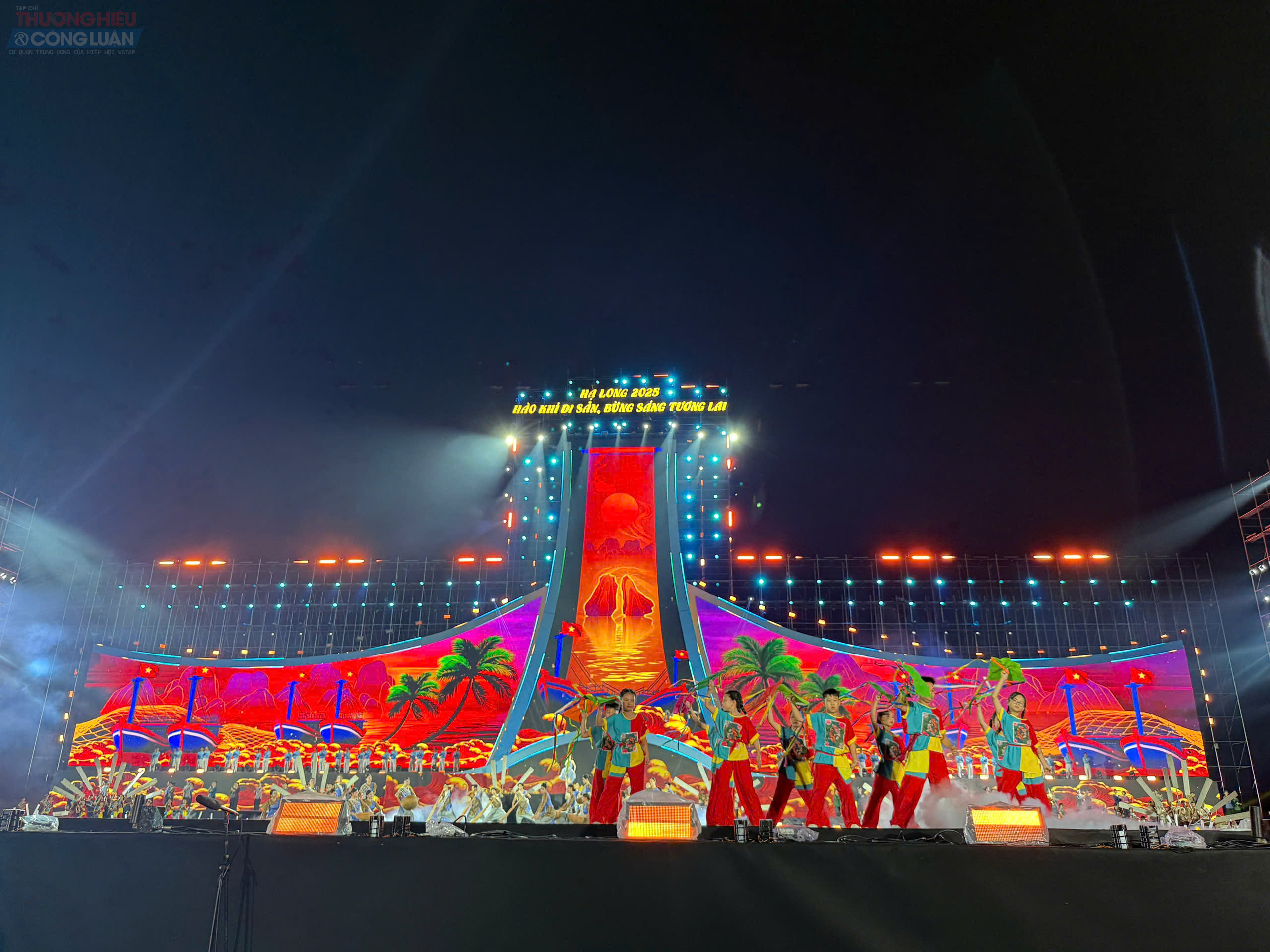 Chương trình nghệ thuật hấp dẫn. Chương trình nghệ thuật hấp dẫn.