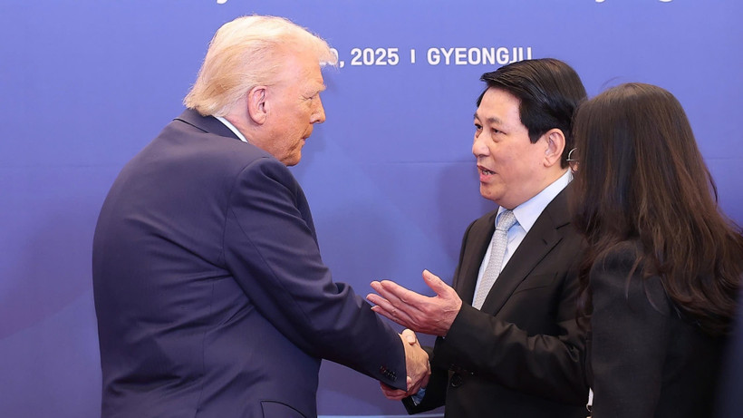 Chủ tịch nước Lương Cường gặp Tổng thống Hoa Kỳ Donald Trump và lãnh đạo cấp cao một số thành viên APEC