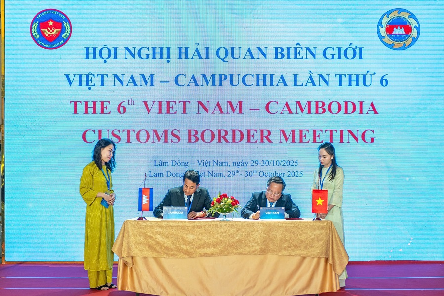 Hải quan Việt Nam - Campuchia tăng cường hợp tác trong đấu tranh chống buôn lậu