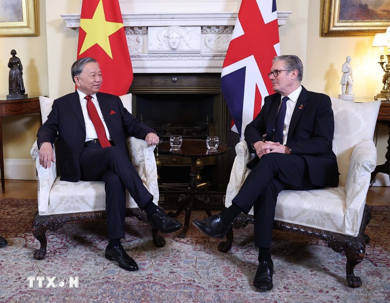 Thủ tướng Liên hiệp Vương quốc Anh và Bắc Ireland và Tổng Bí thư Tô Lâm - Ảnh: TTXVN