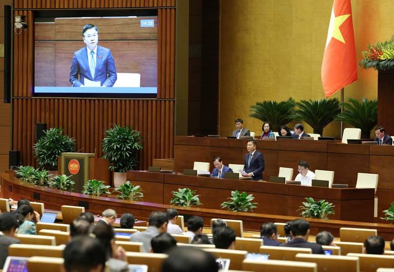 Phó Thủ tướng Lê Thành Long: Nợ công thấp hơn nhiều giới hạn quy định; chi đầu tư phát triển sẽ chiếm 40%