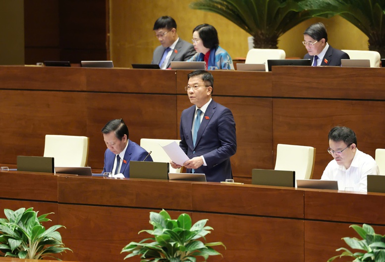 Phó Thủ tướng Lê Thành Long cho biết, từ đầu nhiệm kỳ đến nay, Chính phủ, Thủ tướng Chính phủ tập trung chỉ đạo quyết liệt đẩy mạnh thực hiện, giải ngân vốn đầu tư công ngay từ đầu năm Phó Thủ tướng Lê Thành Long cho biết, từ đầu nhiệm kỳ đến nay, Chính phủ, Thủ tướng Chính phủ tập trung chỉ đạo quyết liệt đẩy mạnh thực hiện, giải ngân vốn đầu tư công ngay từ đầu năm