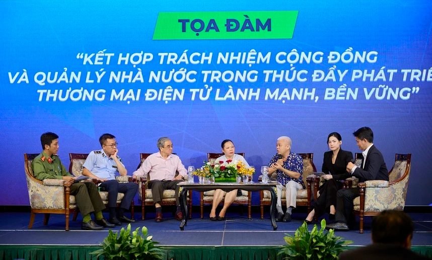 Đại diện các sở ngành, các nền tảng TMĐT tham sự chương trình  Đại diện các sở ngành, các nền tảng TMĐT tham sự chương trình