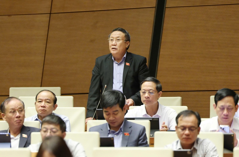 Đại biểu Hà Sỹ Đồng (Đoàn Quảng Trị) nêu ý kiến thảo luận Đại biểu Hà Sỹ Đồng (Đoàn Quảng Trị) nêu ý kiến thảo luận