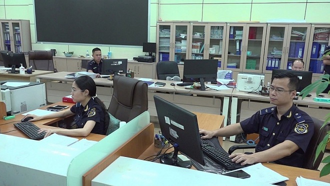 Hải quan khu vực VIII bứt tốc cuối năm: Đẩy mạnh Hải quan số, cam kết giảm kiểm tra để hoàn thành thu ngân sách