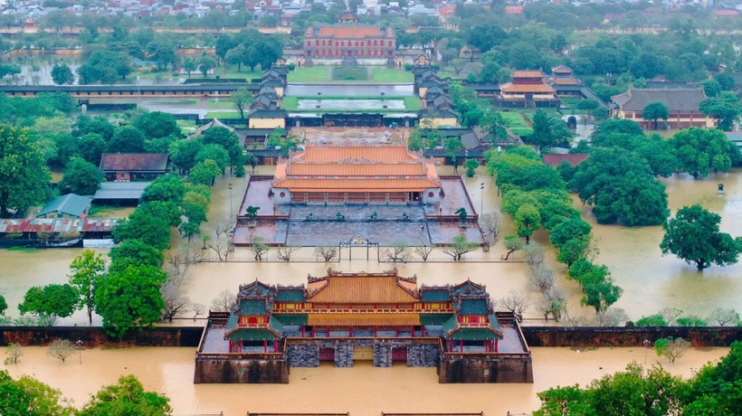 Miền Trung còn mưa lớn phức tạp: Thủ tướng chỉ đạo tiếp tục triển khai đồng bộ giải pháp ứng phó