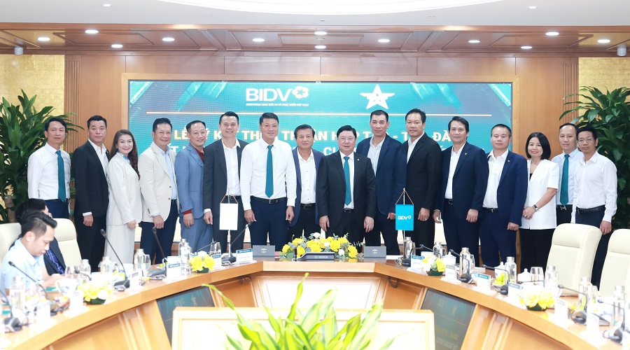 Các đại biểu tham dự Lễ ký kết chụp ảnh lưu niệm