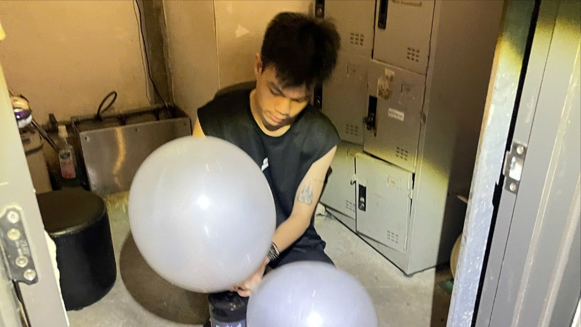 Chỉ trong khoảng 6 tháng hoạt động, cơ sở đã thu lời 7 tỉ đồng từ việc bán bóng cười.