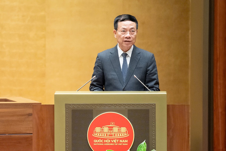 Bộ trưởng Bộ Khoa học và Công nghệ Nguyễn Mạnh Hùng trình bày Tờ trình dự án Luật Bộ trưởng Bộ Khoa học và Công nghệ Nguyễn Mạnh Hùng trình bày Tờ trình dự án Luật