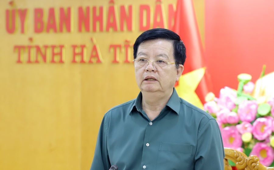 Phó Thủ tướng đề nghị Hà Tĩnh phải theo dõi chặt chẽ, cập nhật tình hình, thông tin kịp thời diễn biến thời tiết, mưa lũ để nhân dân chủ động trong mọi tình huống. Phó Thủ tướng đề nghị Hà Tĩnh phải theo dõi chặt chẽ, cập nhật tình hình, thông tin kịp thời diễn biến thời tiết, mưa lũ để nhân dân chủ động trong mọi tình huống.