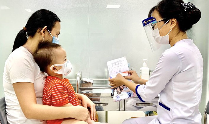 Hà Nội: Cảnh báo bệnh cúm mùa gia tăng khi thời tiết thay đổi bất thường