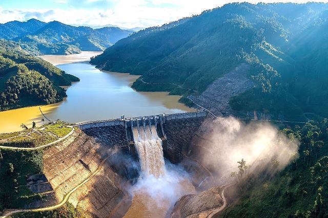 Thời gian bắt đầu vận hành từ 9 giờ ngày 1/11, chuyển chế độ vận hành theo quy định của quy trình 1865 (quy trình vận hành liên hồ chứa trên lưu vực sông Vu Gia - Thu Bồn). Thời gian bắt đầu vận hành từ 9 giờ ngày 1/11, chuyển chế độ vận hành theo quy định của quy trình 1865 (quy trình vận hành liên hồ chứa trên lưu vực sông Vu Gia - Thu Bồn).