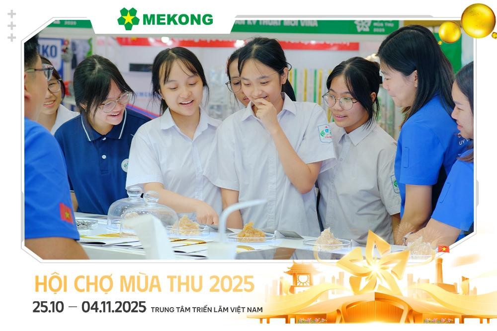 Các bạn học sinh, sinh viên hào hứng tìm hiểu sản phẩm tại gian hàng Hóa Dầu Mekong trong khuôn khổ Hội chợ Mùa Thu 2025 Các bạn học sinh, sinh viên hào hứng tìm hiểu sản phẩm tại gian hàng Hóa Dầu Mekong trong khuôn khổ Hội chợ Mùa Thu 2025