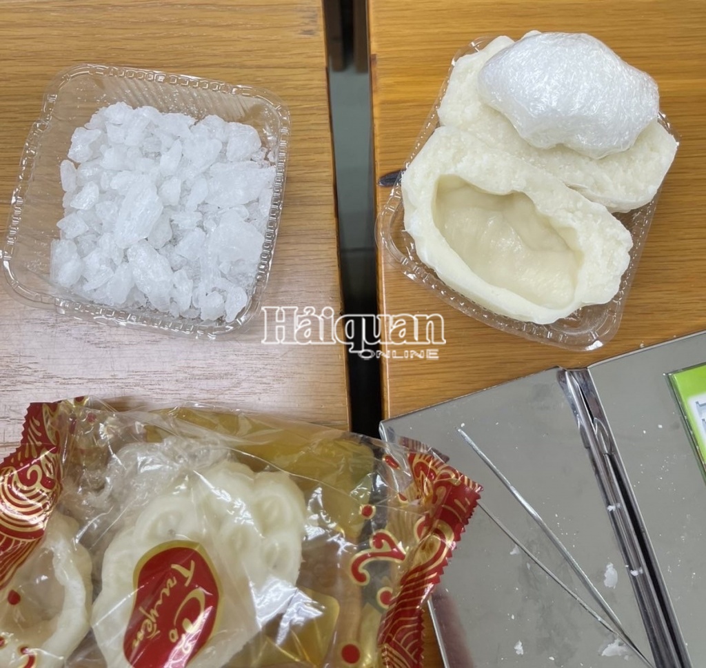 Hải quan phát hiện 1 kg ma túy đá giấu trong nhân bánh trung thu