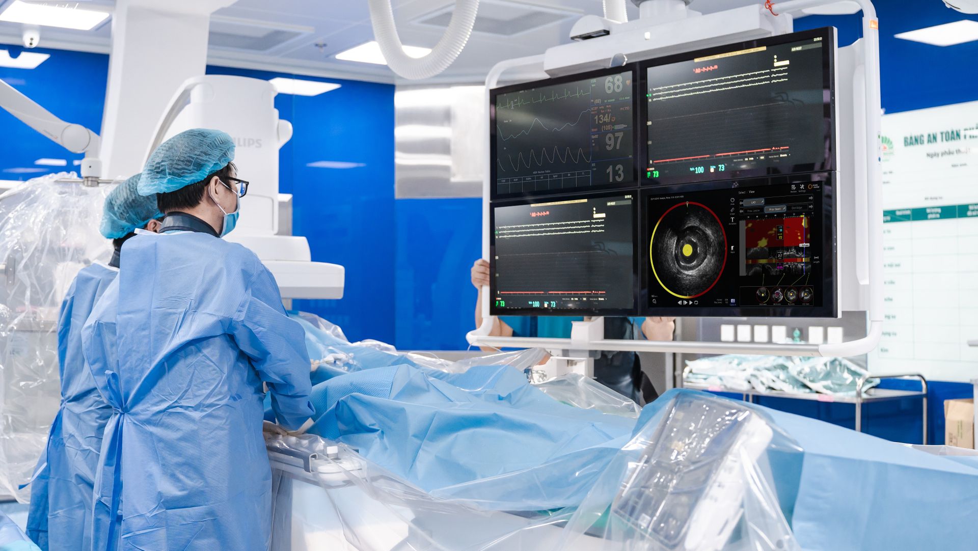 BVĐK Hồng Ngọc ứng dụng công nghệ NIRS-IVUS - “Mắt thần” phát hiện sớm mảng xơ vữa nguy hiểm, phòng ngừa nhồi máu cơ tim