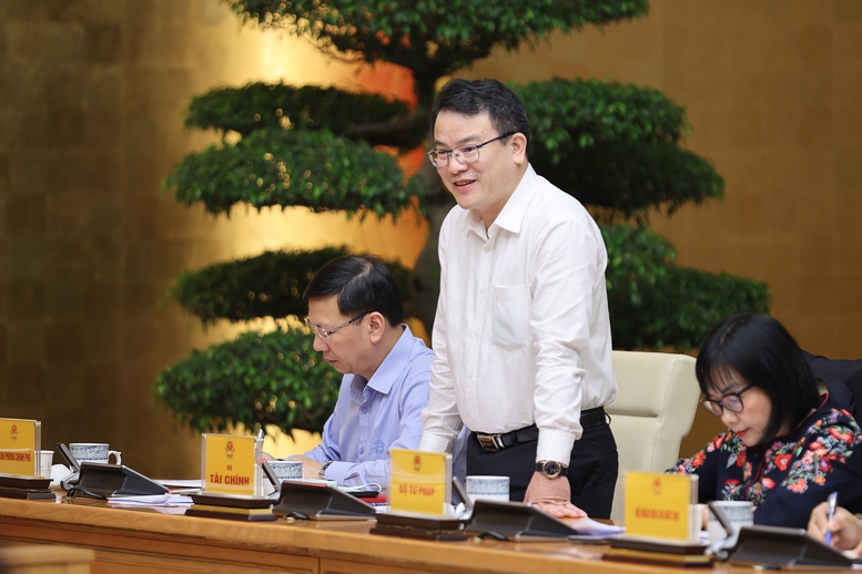 Thứ trưởng Bộ Tài chính Trần Quốc Phương phát biểu - Ảnh: VGP/Nhật Bắc Thứ trưởng Bộ Tài chính Trần Quốc Phương phát biểu - Ảnh: VGP/Nhật Bắc