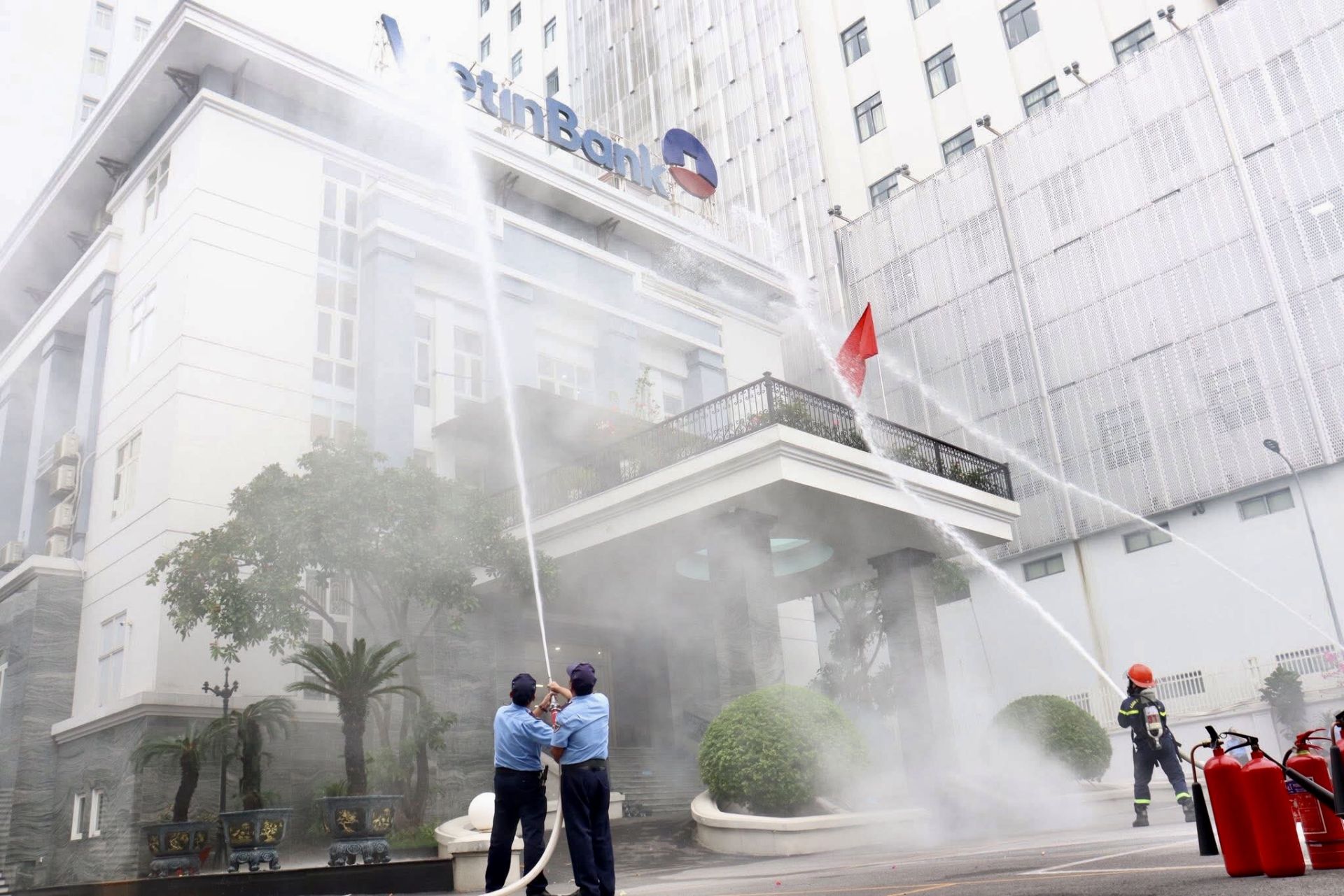 Thực tập phương án chữa cháy và cứu nạn, cứu hộ tại Ngân hàng TMCP Công thương Việt Nam - chi nhánh Lê Chân