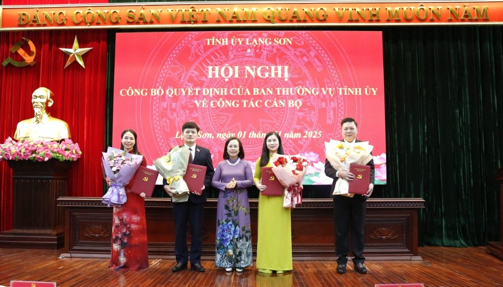 Lạng Sơn công bố các quyết định của Ban Thường vụ Tỉnh ủy về công tác cán bộ