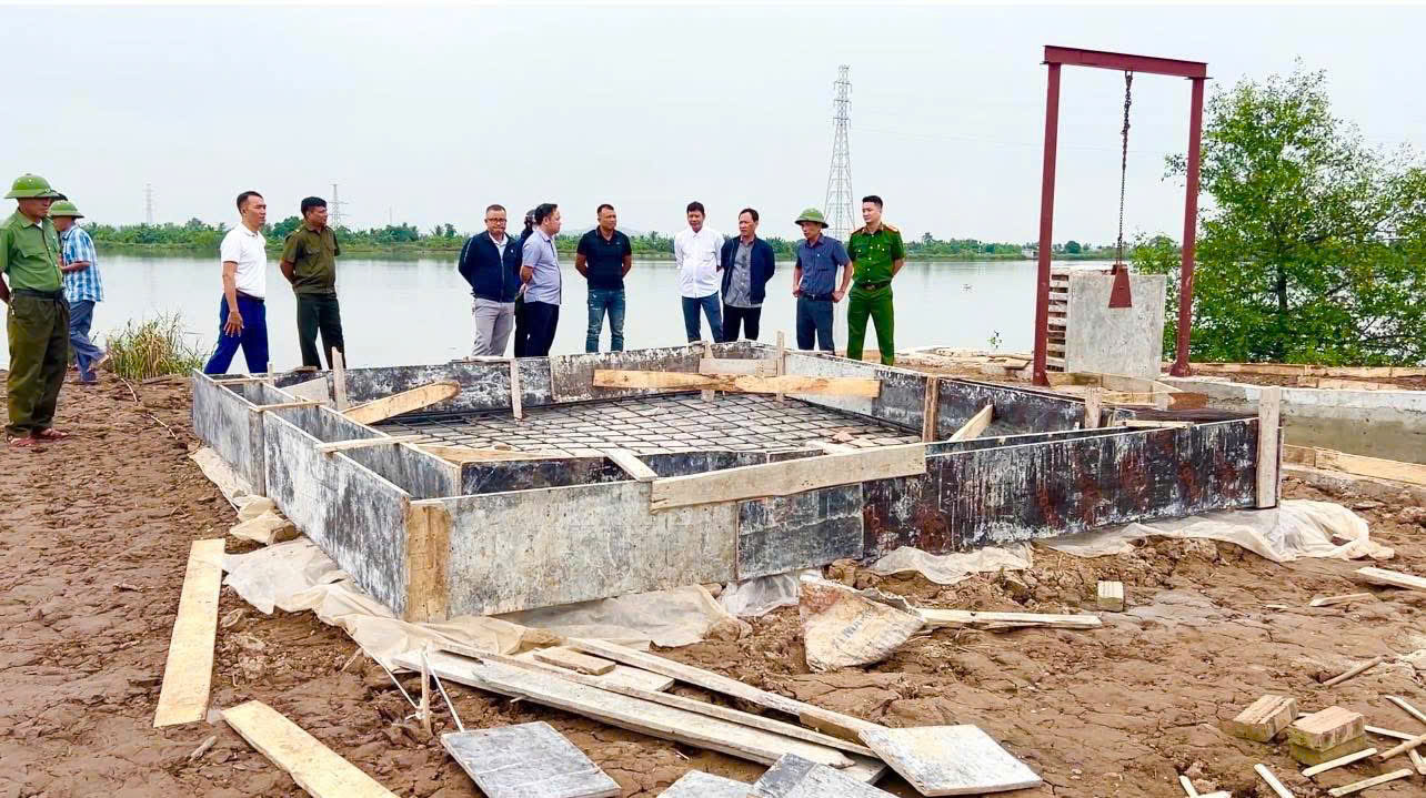 Công trình vi phạm hành lang thoát lũ của hộ bà Quách Thị Pháp tại thôn Lâm Cao, xã Quyết Thắng. Công trình vi phạm hành lang thoát lũ của hộ bà Quách Thị Pháp tại thôn Lâm Cao, xã Quyết Thắng.