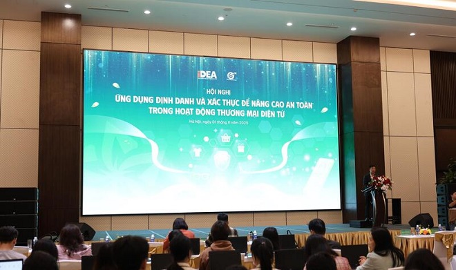 Toàn cảnh Hội nghị “Ứng dụng định danh, xác thực của Bộ Công an để nâng cao an toàn trong hoạt động thương mại điện tử”. Ảnh: Quỳnh Trang Toàn cảnh Hội nghị “Ứng dụng định danh, xác thực của Bộ Công an để nâng cao an toàn trong hoạt động thương mại điện tử”. Ảnh: Quỳnh Trang