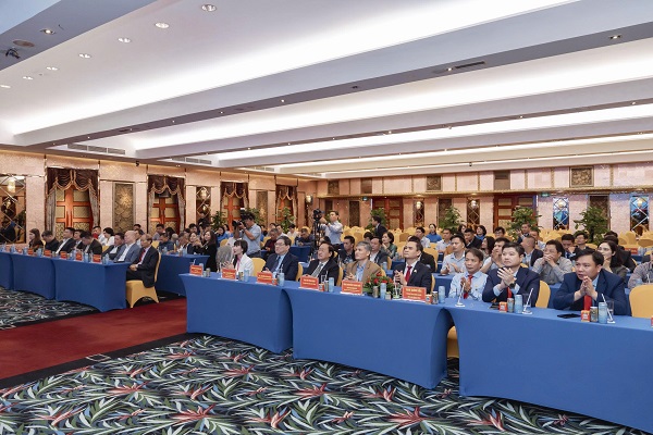 Quang cảnh buổi lễ, đại biểu đến dự Quang cảnh buổi lễ, đại biểu đến dự