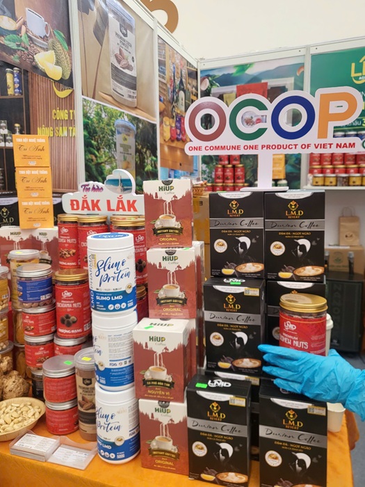 Ba chứng nhận OCOP (Mỗi xã một sản phẩm) cho ba dòng sản phẩm chủ lực: macca, hạt điều và cà phê Ba chứng nhận OCOP (Mỗi xã một sản phẩm) cho ba dòng sản phẩm chủ lực: macca, hạt điều và cà phê