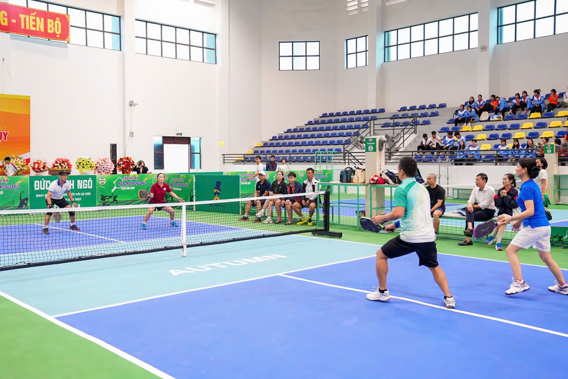 Ngay sau Lễ khai mạc, các vận động viên bước vào thi đấu bộ môn pickleball. Ngay sau Lễ khai mạc, các vận động viên bước vào thi đấu bộ môn pickleball.