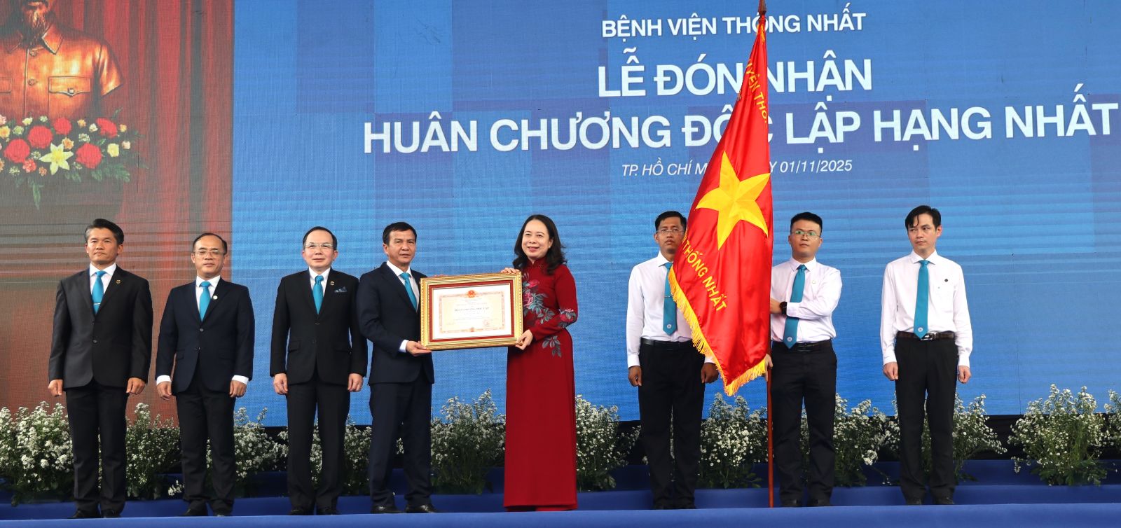 Bệnh viện Thống Nhất vinh dự nhận Huân chương Độc lập hạng Nhất