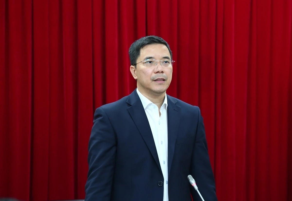 Phó Bí thư Thường trực Tỉnh ủy Nguyễn Hồng Phong chủ trì hội nghị. Phó Bí thư Thường trực Tỉnh ủy Nguyễn Hồng Phong chủ trì hội nghị.