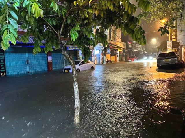 Đà Nẵng mưa lớn, nước trên sông Vu Gia – Thu Bồn lên nhanh