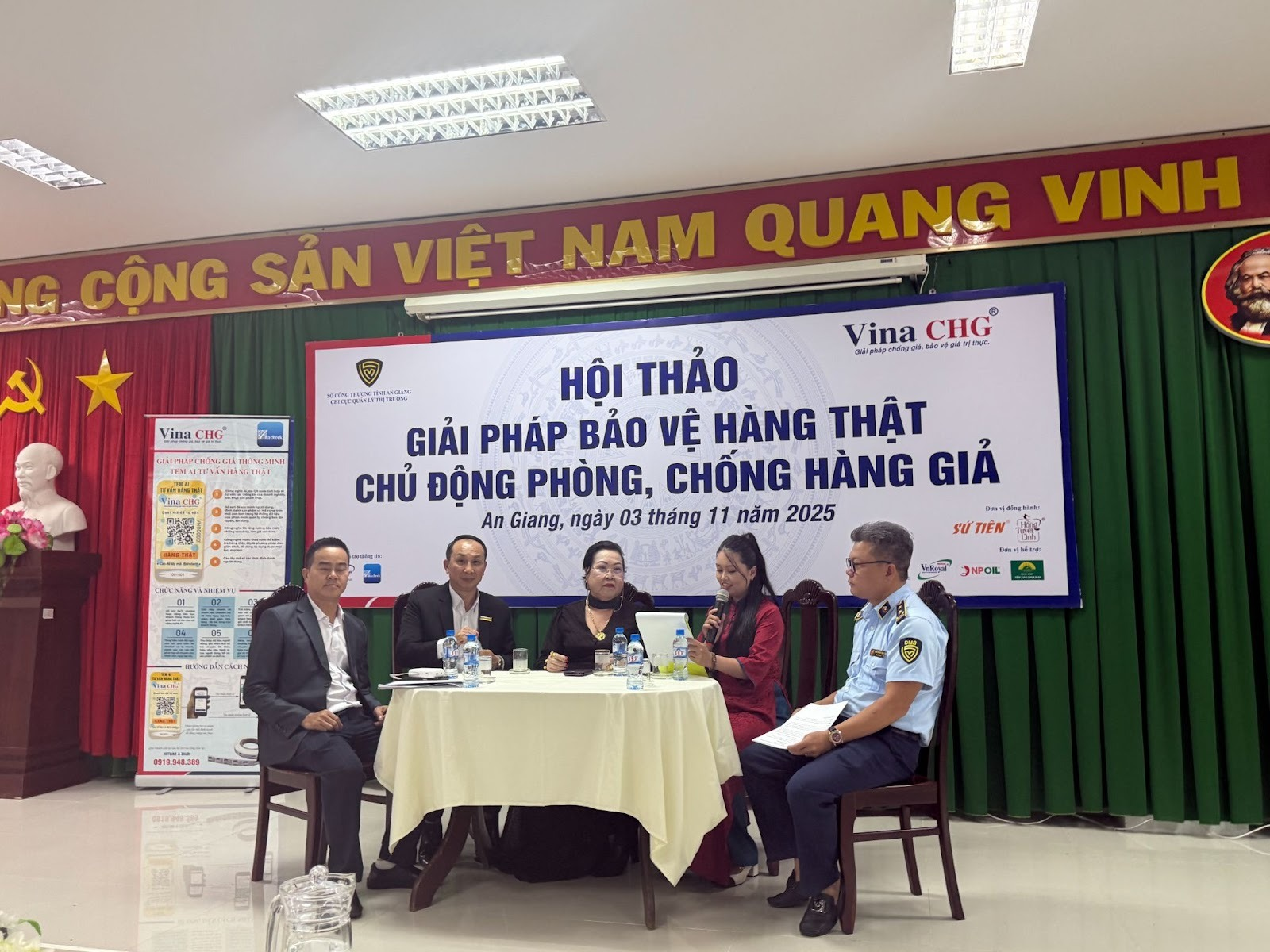 Quang cảnh phiên tọa đàm Quang cảnh phiên tọa đàm