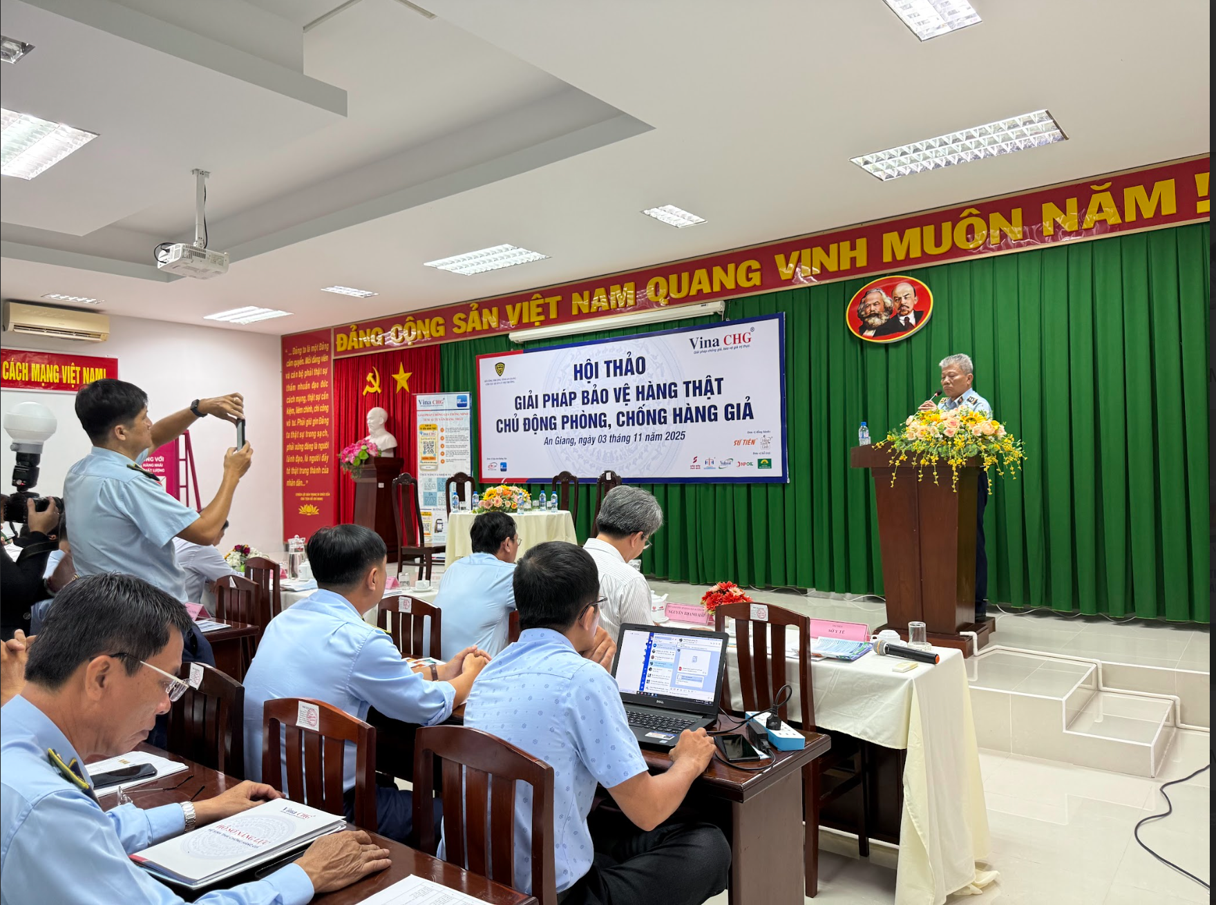 Quang cảnh Hội thảo Quang cảnh Hội thảo