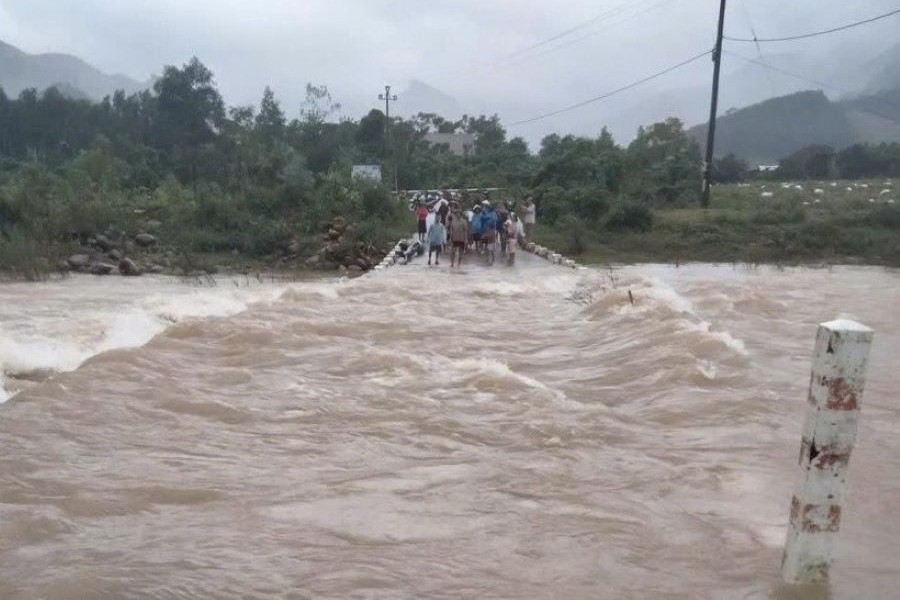 Quảng Trị: Một người phụ nữ bị nước lũ cuốn trôi khi vượt qua ngầm tràn ngập sâu