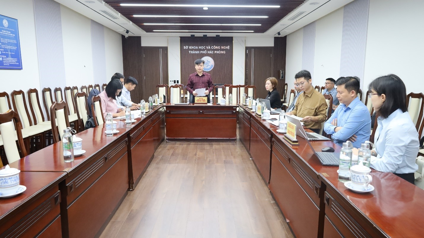 Tư vấn lựa chọn và thực hiện nhiệm vụ khoa học công nghệ cấp thành phố: Trà hoa cúc