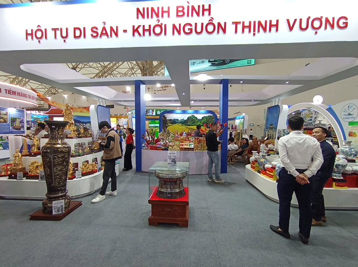 Không gian trưng bày của tỉnh Ninh Bình tại Hội chợ Không gian trưng bày của tỉnh Ninh Bình tại Hội chợ
